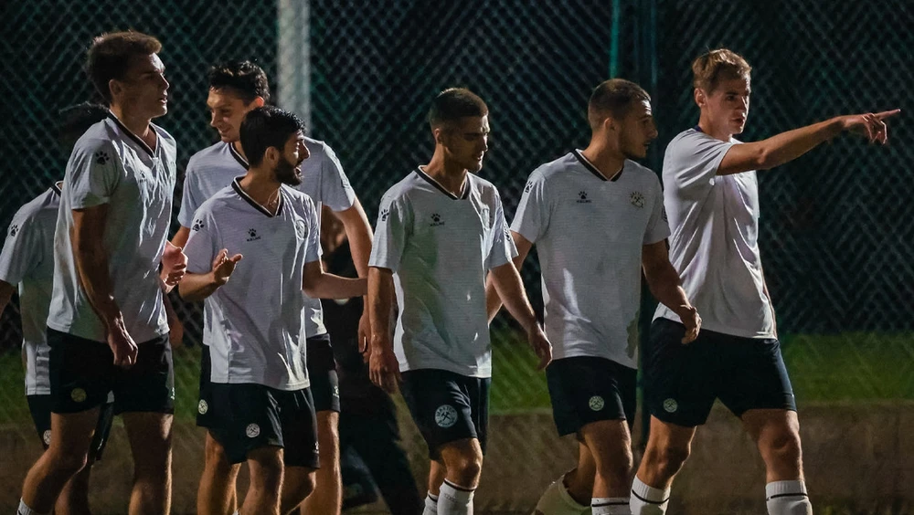 CLB Shakhtior Donetsk-3.jpg