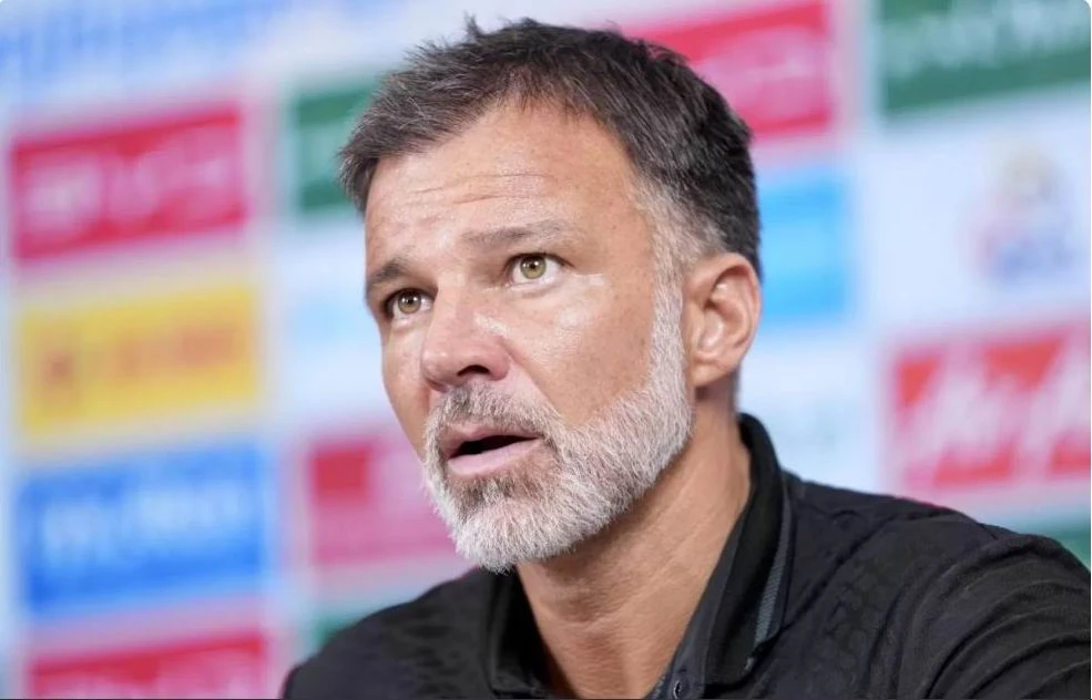 Tan- Thuyen- truong- Thai- Lan.jpg