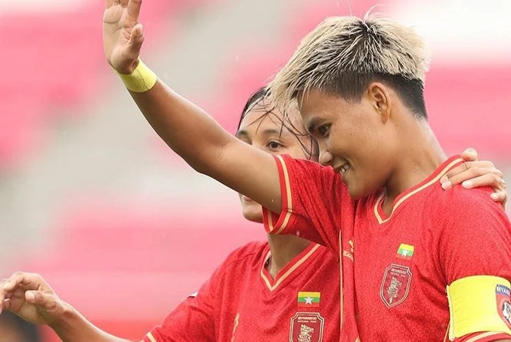 Win- Theinge- Tun- Capt-1.jpg