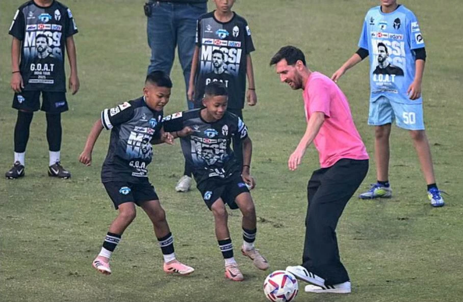 Chuyen- tham- An- Do-Messi.jpg