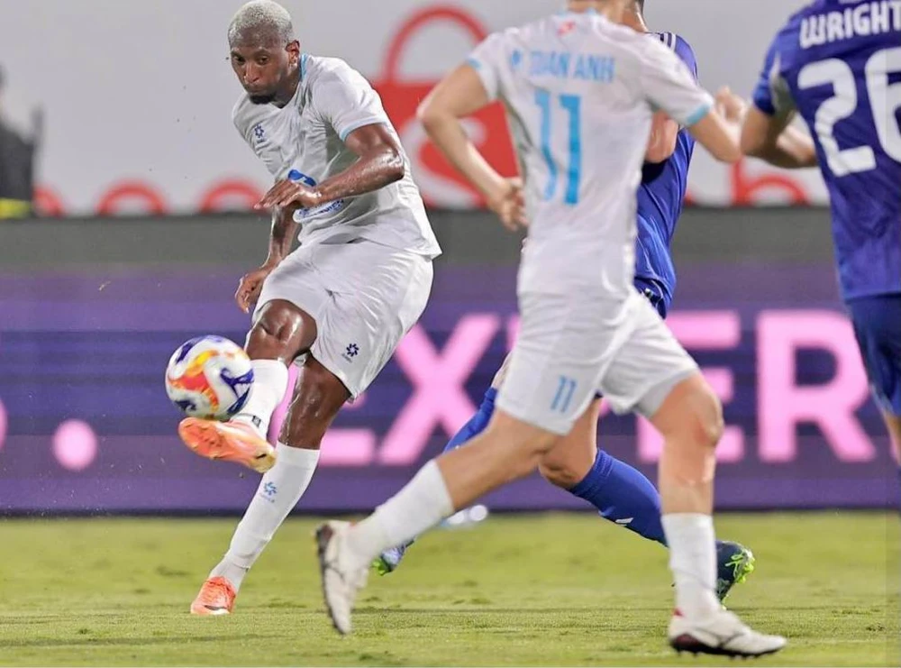 Nguyen- Xuan- Son- Caio.jpg