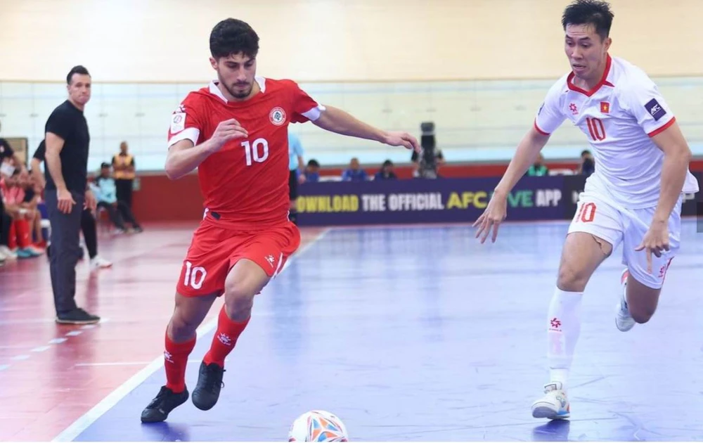 Tuyen- Viet- Nam- Le-2.jpg