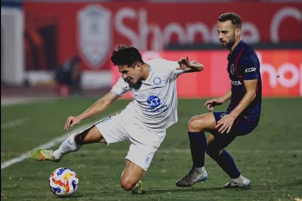 Nguyen- Xuan- Son- 1.jpg