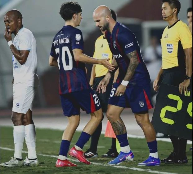 Nguyen- Xuan- Son- 3.jpg