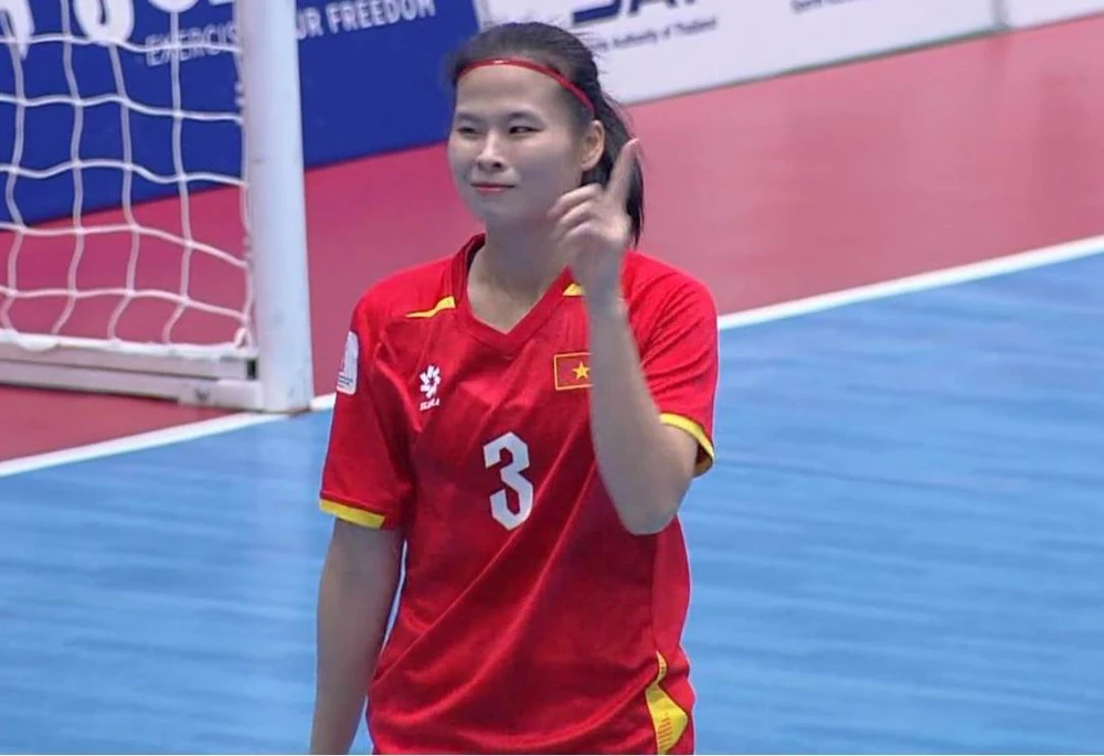 Tuyen- Viet- Nam- Ban- ket-1.jpg