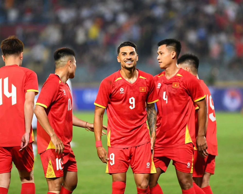 Tuyen- Viet- Nam-2.jpg