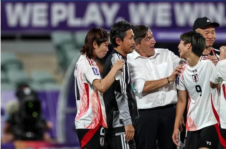 Soc-HLV Nils Nielsen.jpg