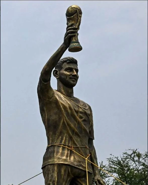 Tuong-Messi-4.jpg