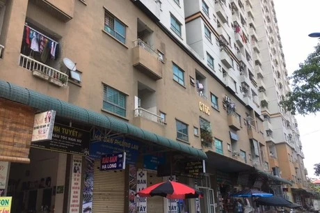 Khách hàng mua dự án CT6C mong được cấp sổ đỏ. Ảnh: PLO