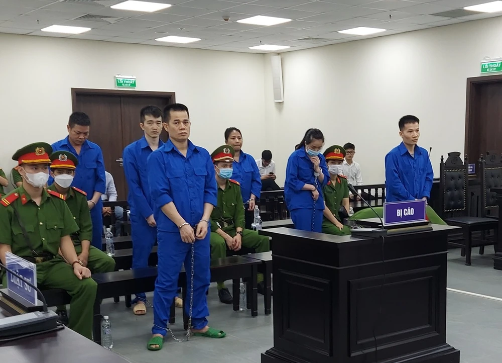 Các bị cáo tại phiên tòa. Ảnh: XA