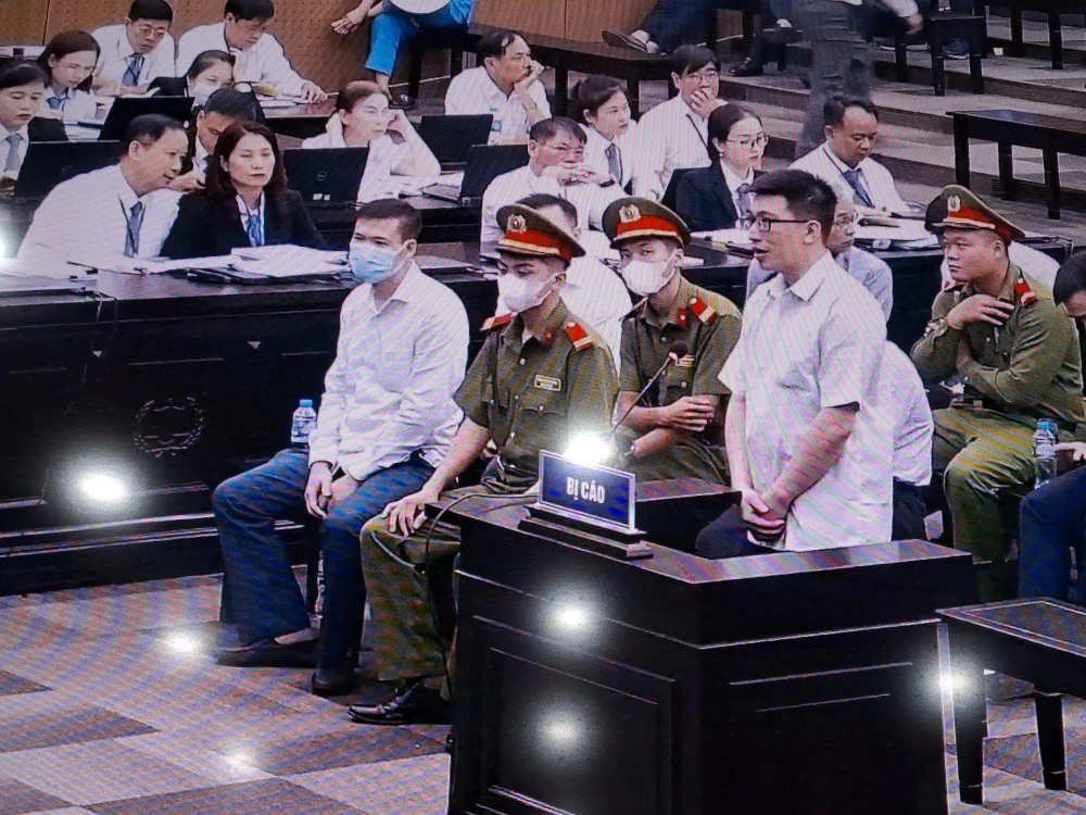 Bị cáo Nguyễn Quang Linh tại phiên tòa Bị cáo Nguyễn Quang Linh tại phiên tòa