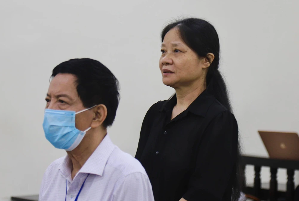 Hai cựu giáo viên tại phiên tòa. Ảnh: CTV