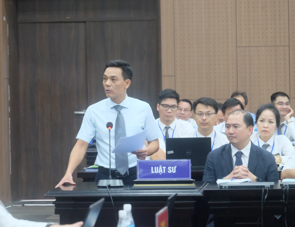 Luật sư Trịnh Văn Tuyến bào chữa cho ông Chử Xuân Dũng. Ảnh: CTV