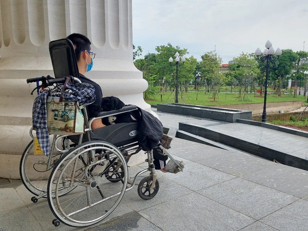 Bị đâm bằng tua vít, nạn nhân tổn hại 91% sức khỏe. Ảnh: CTV