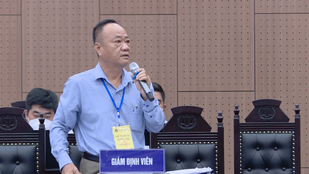 giám định viên.jpg