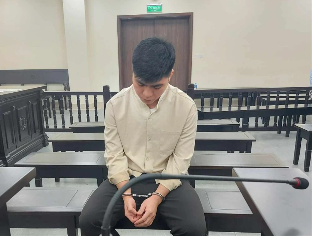 chiếm đoạt tiền