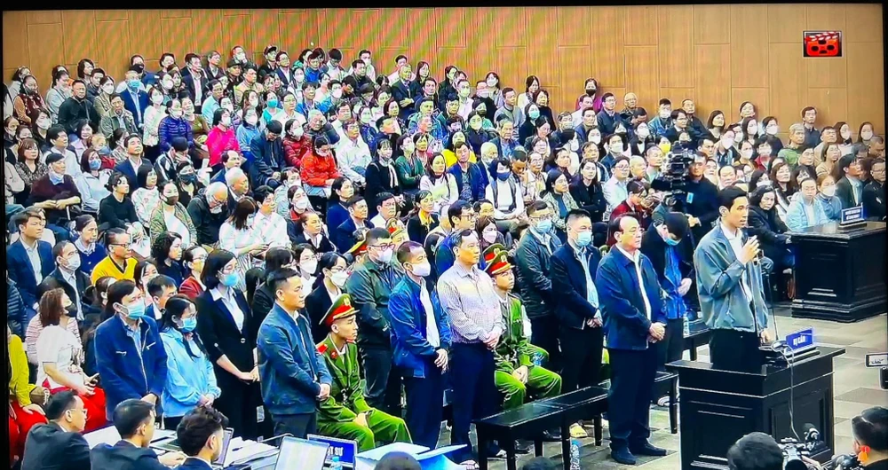 các bị cáo Tân Hoàng Minh.jpg