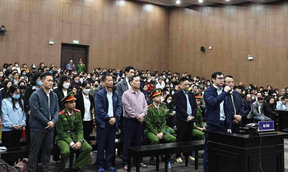 Tân Hoàng Minh các bị cáo.jpg