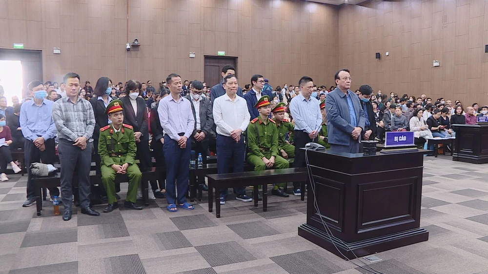 Tân Hoàng Minh bị cáo 2.jpg