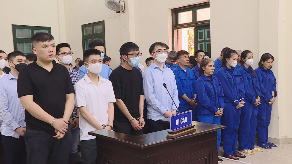 Tòa án quận Nam Từ Liêm các bị cáo đánh bạc nghìn tỉ.jpg