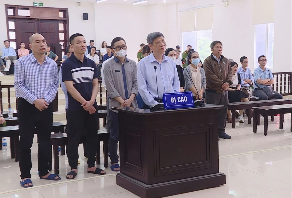 Việt Á các bị cáo.jpg