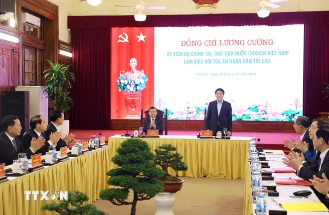 Chủ tịch nước làm việc Tòa án.JPG