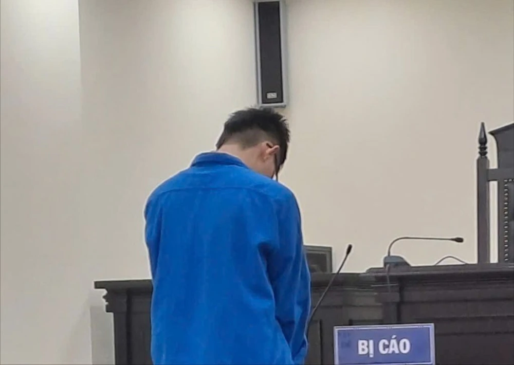 Cú đêm đói khát.jpg