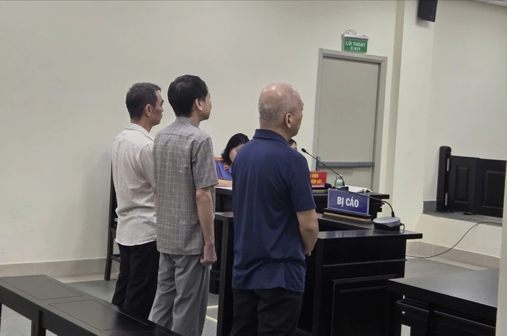 ca sỹ tự do giá chạy án.jpg