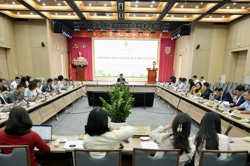 Họp báo Bộ Tư pháp.jpg