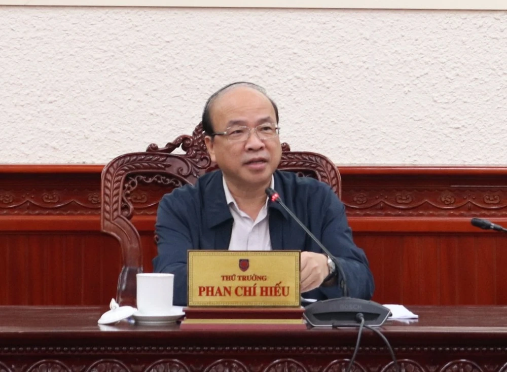 giao dịch công chứng Phan Chí Hiếu.jpg