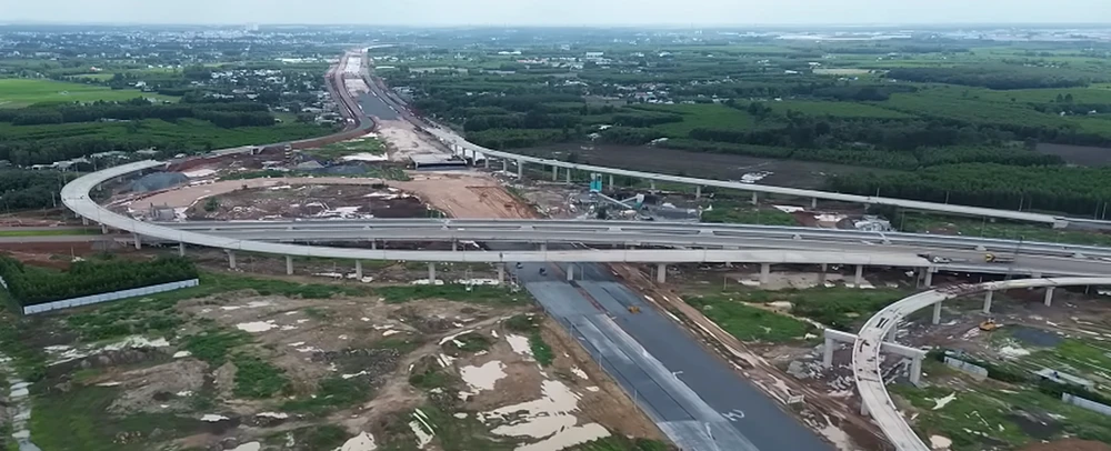 cao tốc biên hòa.png