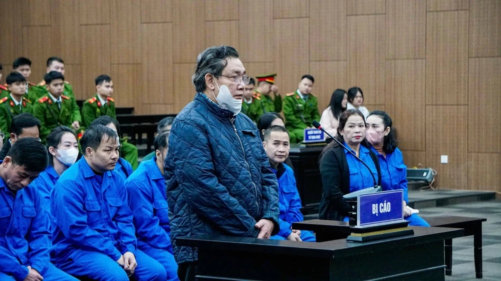 bị cáo Phạm Tấn Hoàng nhận hối lộ.jpg