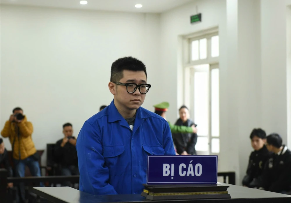 Hành hung phụ nữ Đặng Chí Thành.jpg