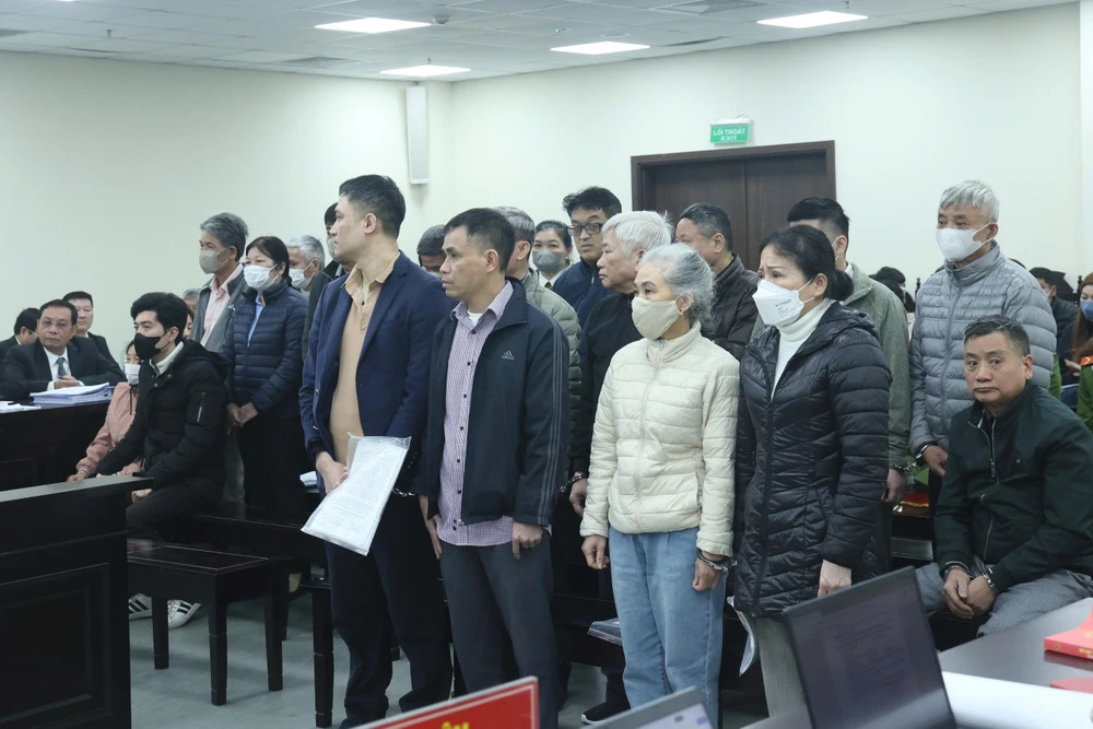 Các bị cáo LanQ nhận hối lộ.jpg