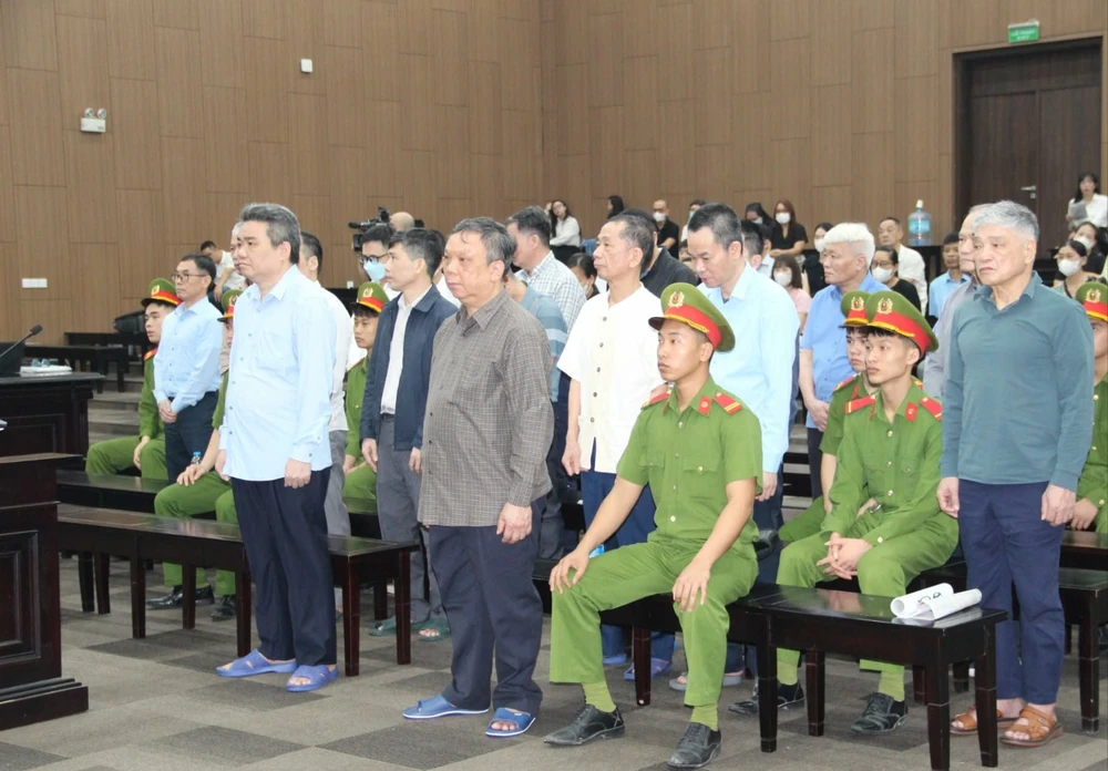 các bị cáo cựu thứ trưởng nhận hối lộ.jpg