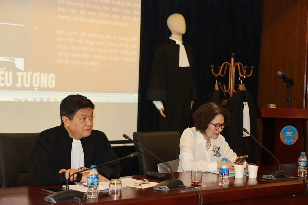 trang phục luật sư 3.jpg