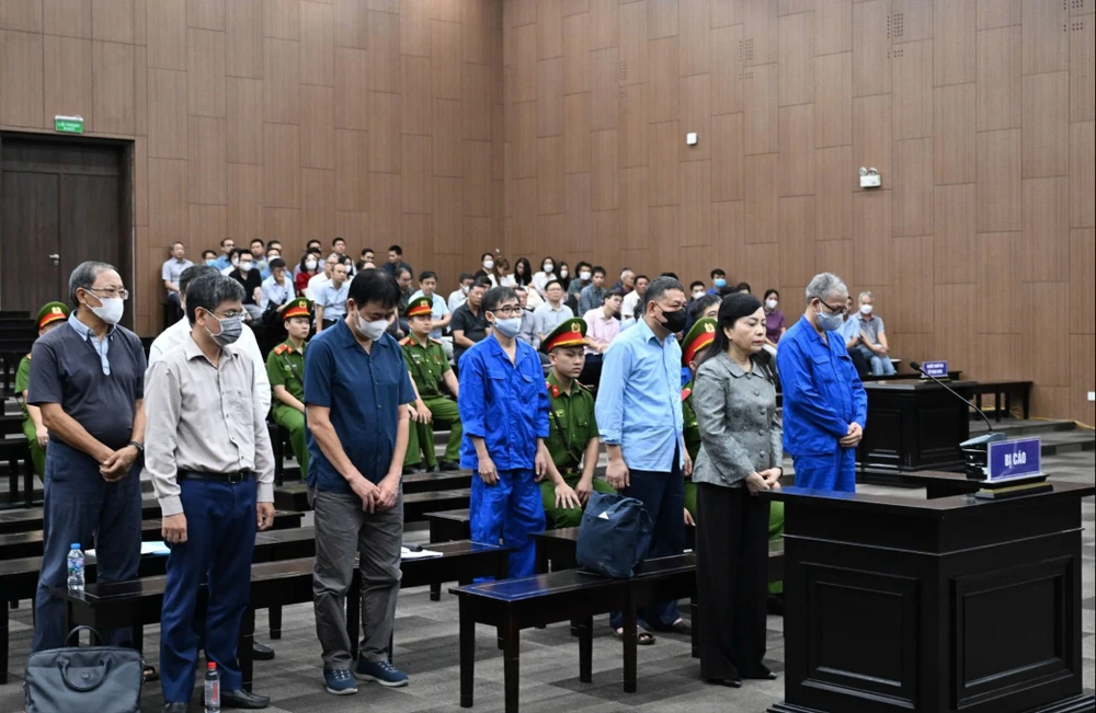 các bị cáo Nguyễn Thị Kim Tiến.jpg