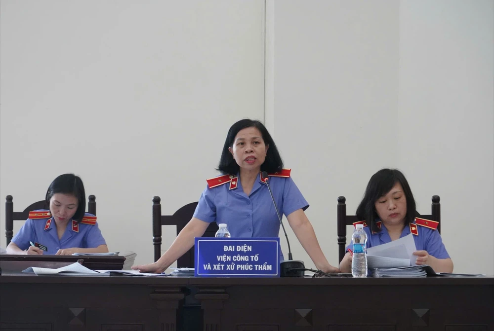 cựu bộ trưởng Nguyễn Thanh Phong Trần Việt Nga VKS.jpg