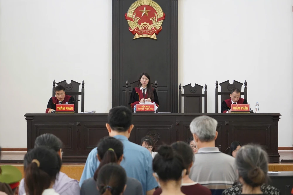 chủ tọa trần việt nga nguyễn thanh phong.jpg