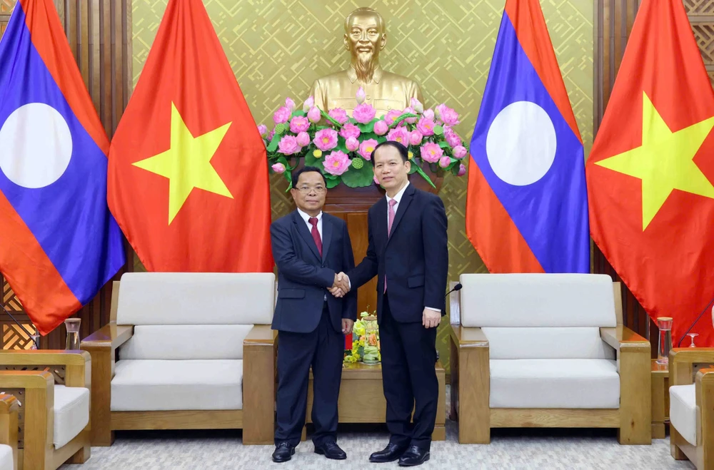 Bộ Tư pháp Lào Việt 2.jpg