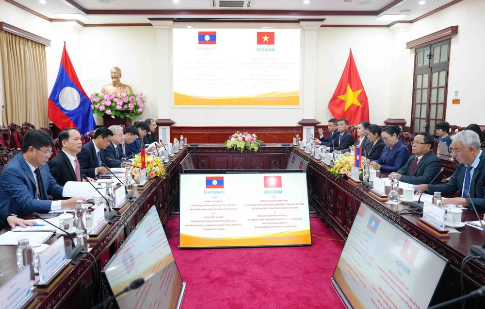Bộ Tư pháp Lào Việt 4.jpg