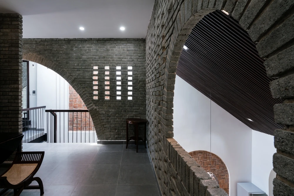 ngoi-nha-khong-gian-chung-hut-hon5