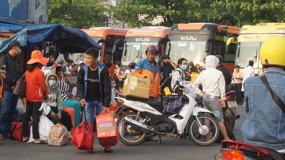 ben-xe-mien-dong-ket7