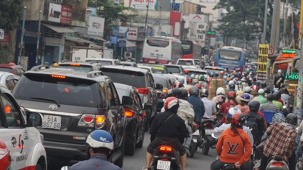 ben-xe-mien-dong-ket