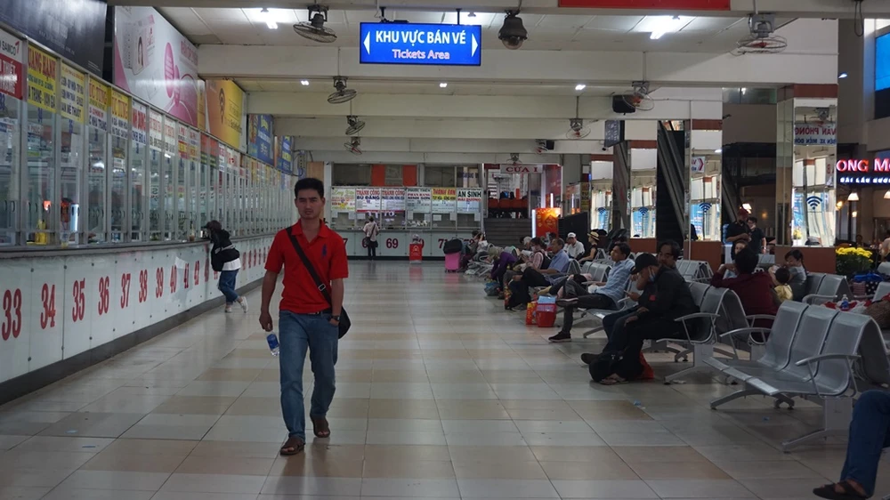 ben-xe-mien-dong-khong-un-tac2