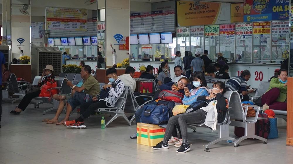 ben-xe-mien-dong-khong-un-tac3