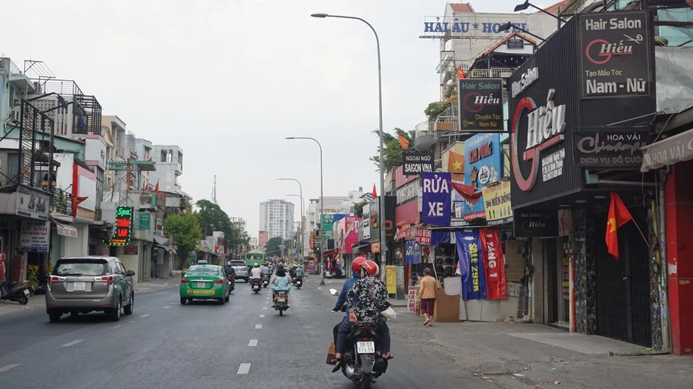 ben-xe-mien-dong-khong-un-tac5