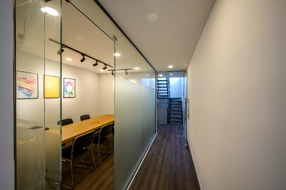 nha-o-tich-hop-van-phong-13