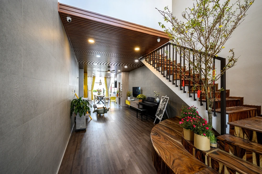 nha-o-tich-hop-van-phong-4