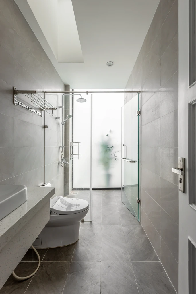 Nha-trong-pho-gieng-troi-hinh-cong-10